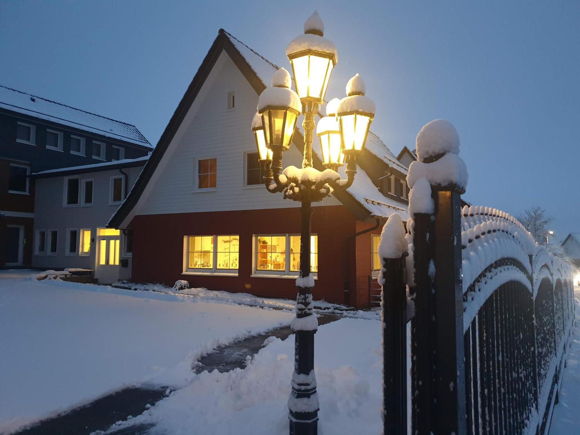 Fewo Winter In Der Villa Waldrand Mit Zwei Balkonen Bad Wünnenberg Kültér fotó